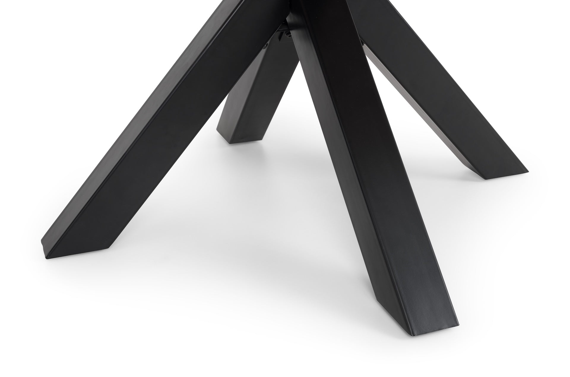 Berwick Round Dining Table