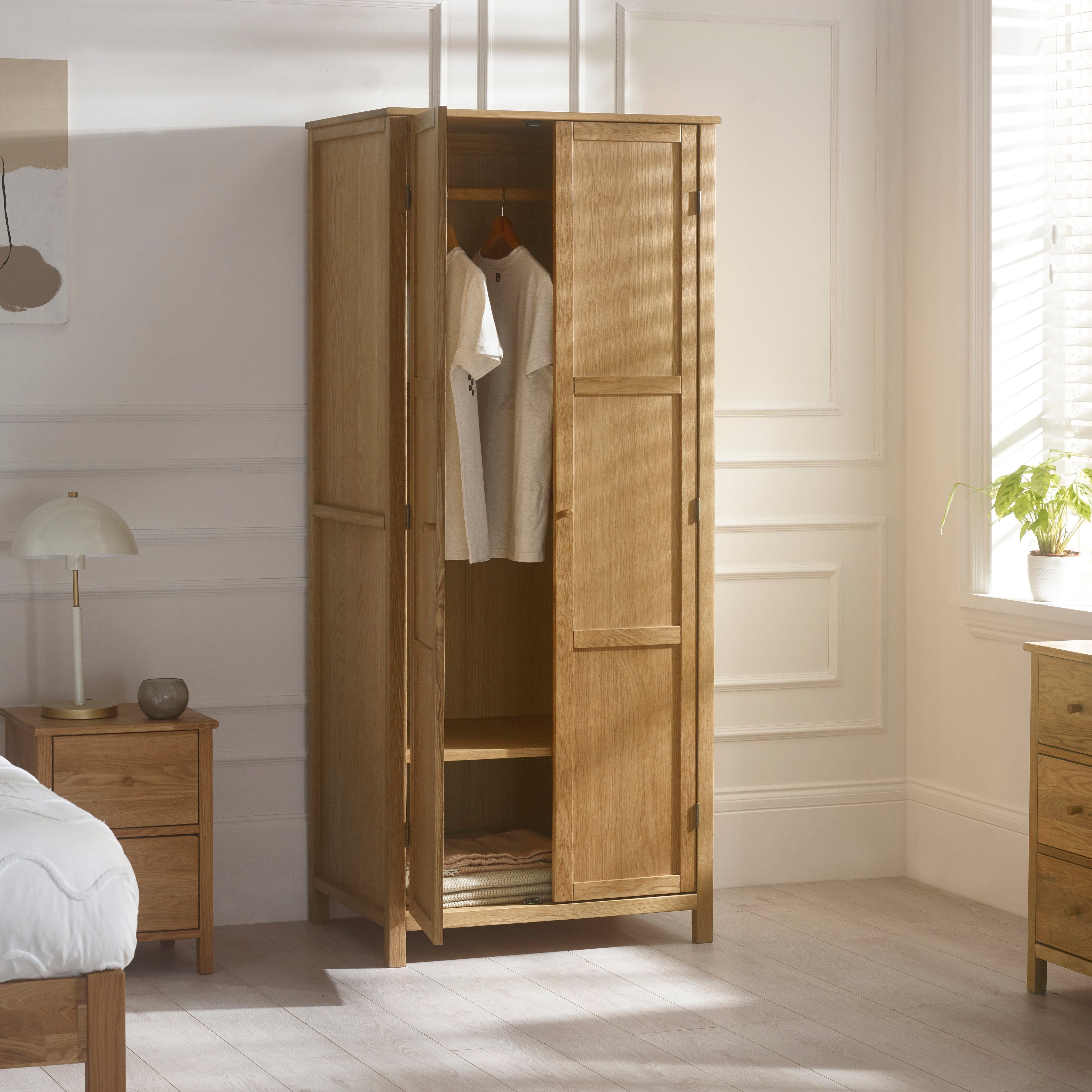 Julian Bowen Wardrobe Coxmoor Wardrobe - Oak Bed Kings