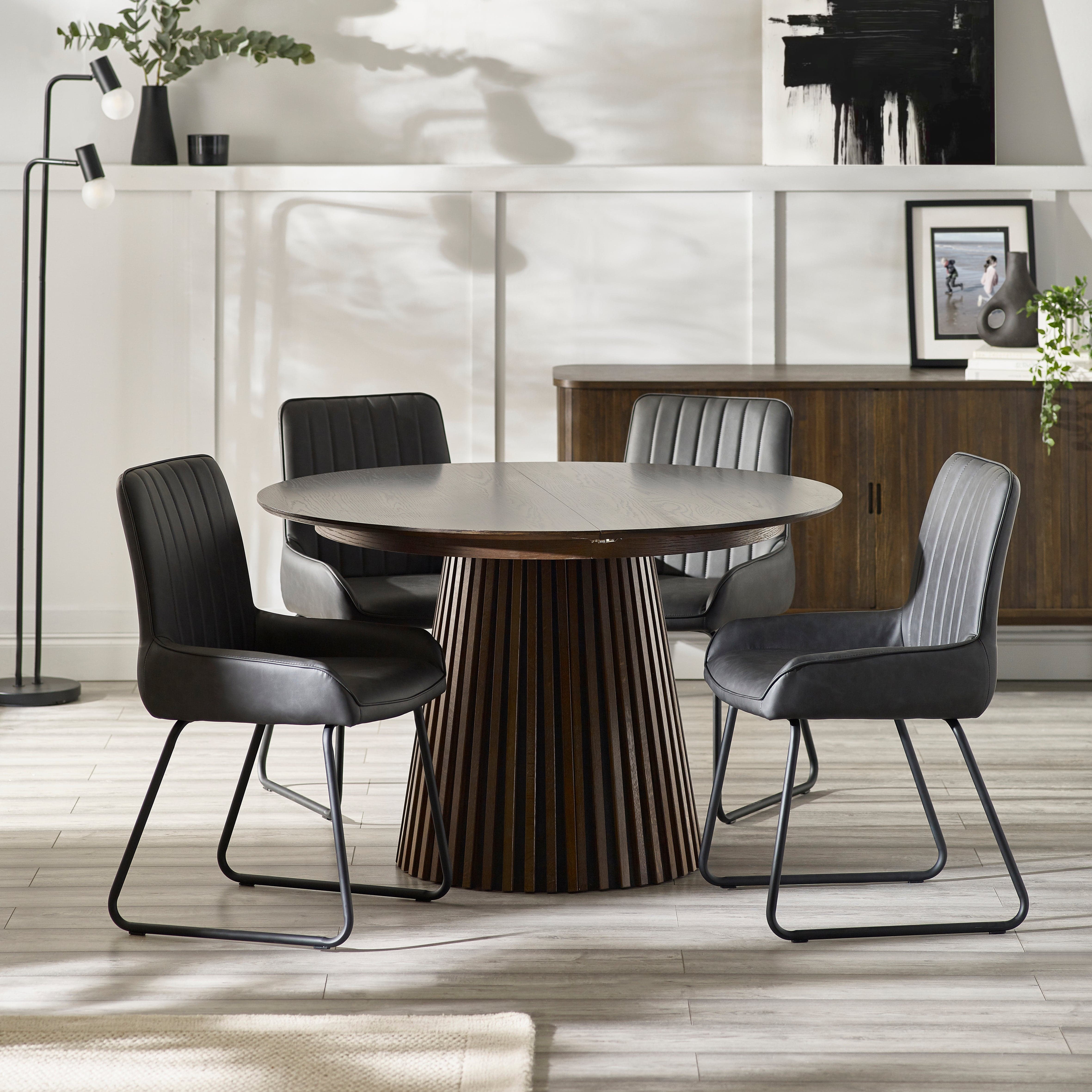 Dining Tables, Chairs & Sets