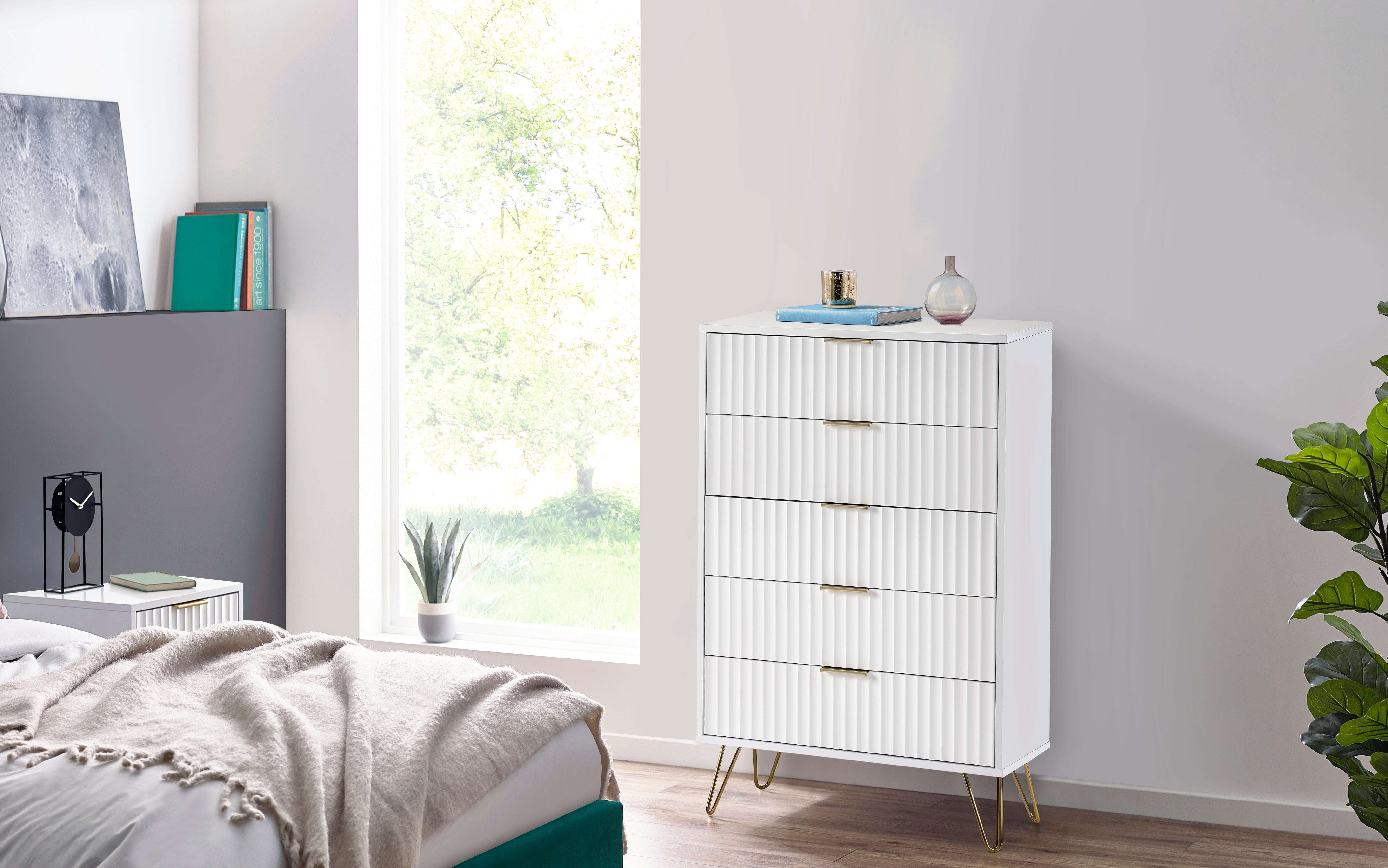 Julian Bowen Chest Of Drawers Murano 5 Drawer Chest - Matt White Bed Kings