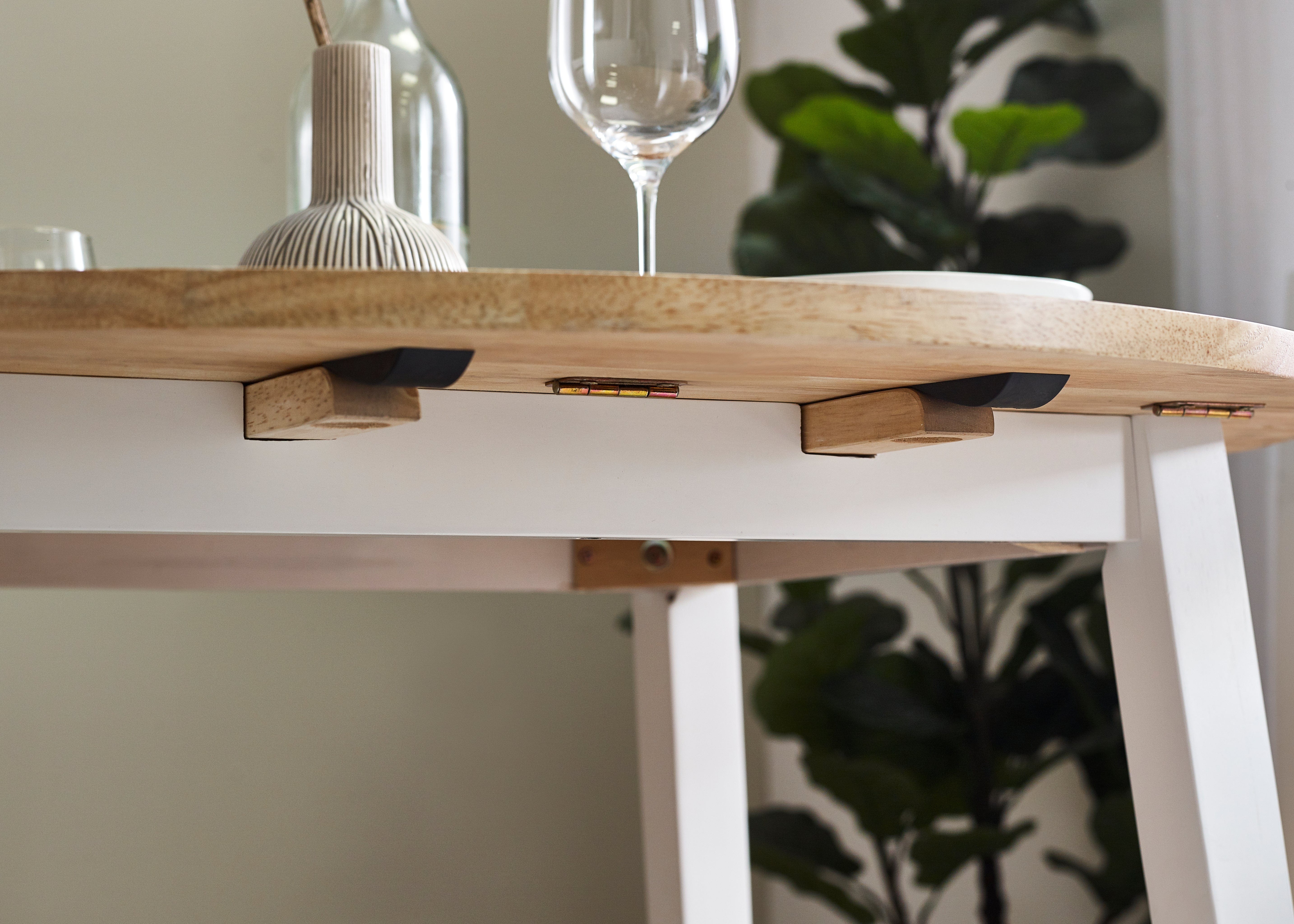 Julian Bowen Dining Table Linwood Round Drop Leaf Table - Natural Top Bed Kings