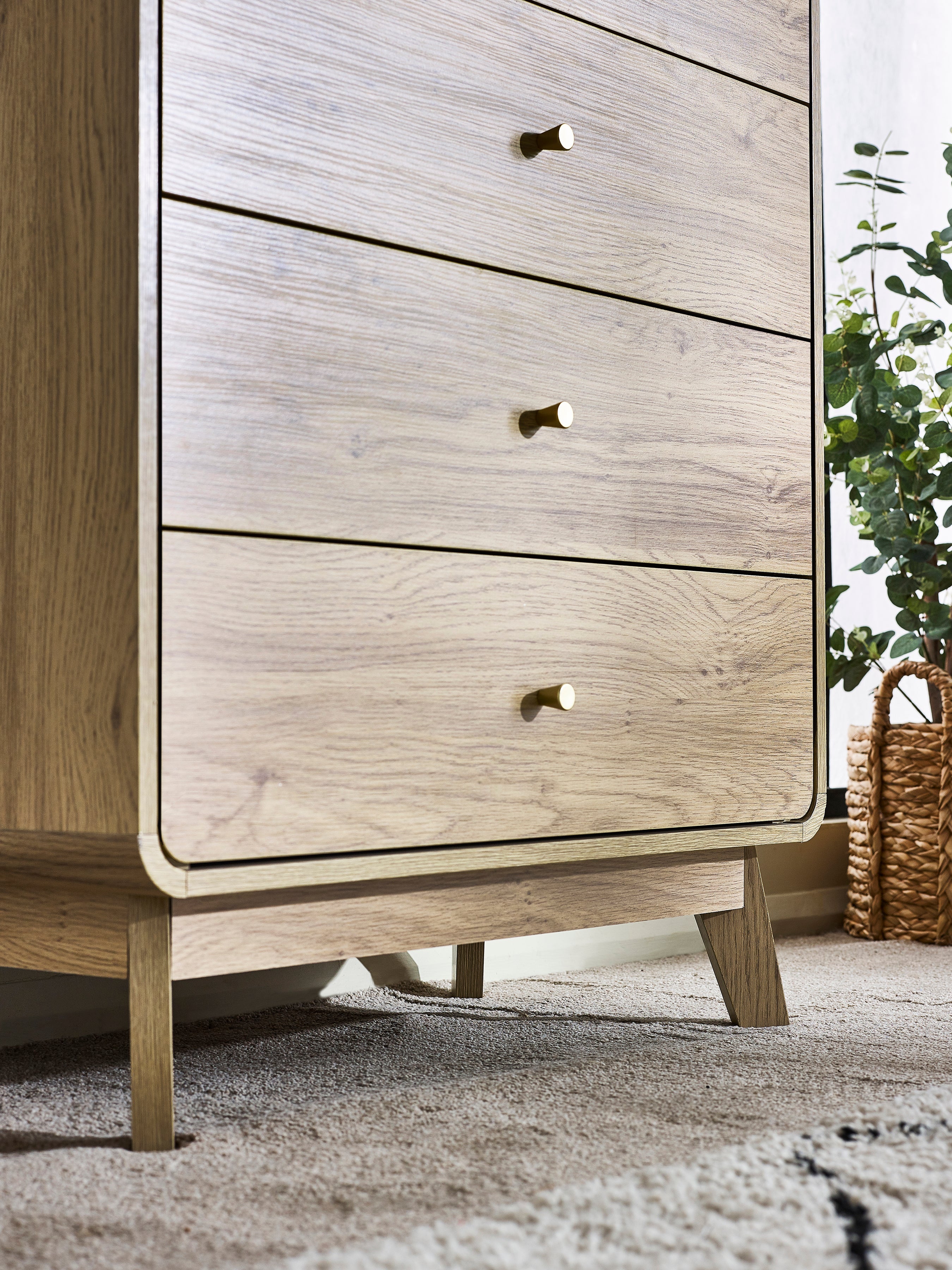 Ingrid 5 Drawer Chest Oak