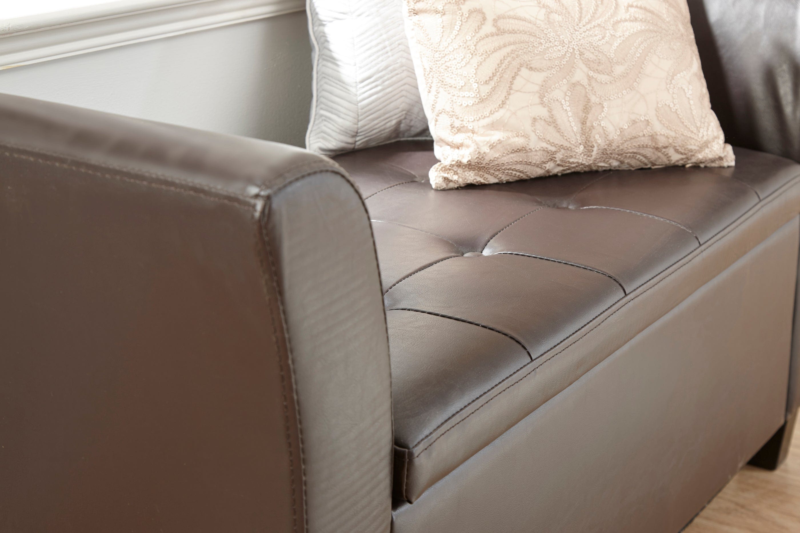 GFW Window Seat Verona Window Seat Brown Pu Bed Kings