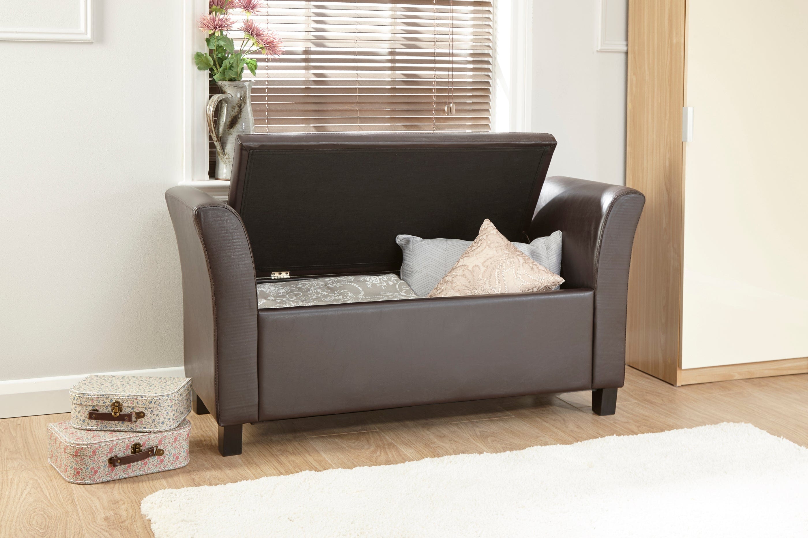 GFW Window Seat Verona Window Seat Brown Pu Bed Kings